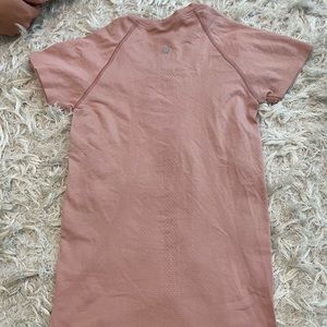 pink lulu lemon swiftly tech shirt